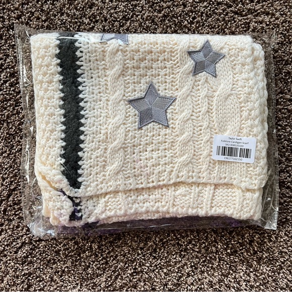 NEW Taylor Swift Cardigan Scarf - Picture 2 of 8